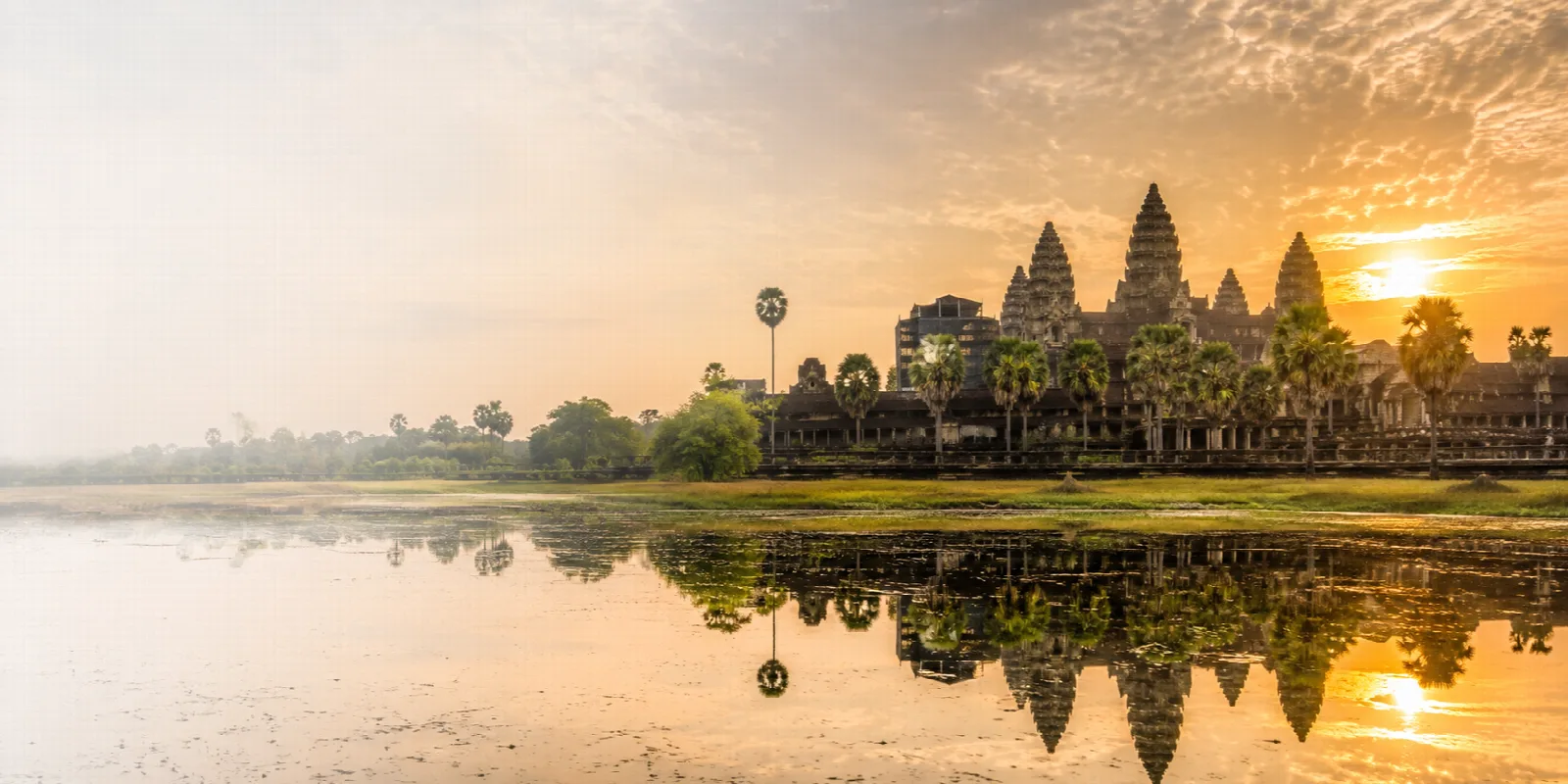 Angkor Wat o wschodzie słońca